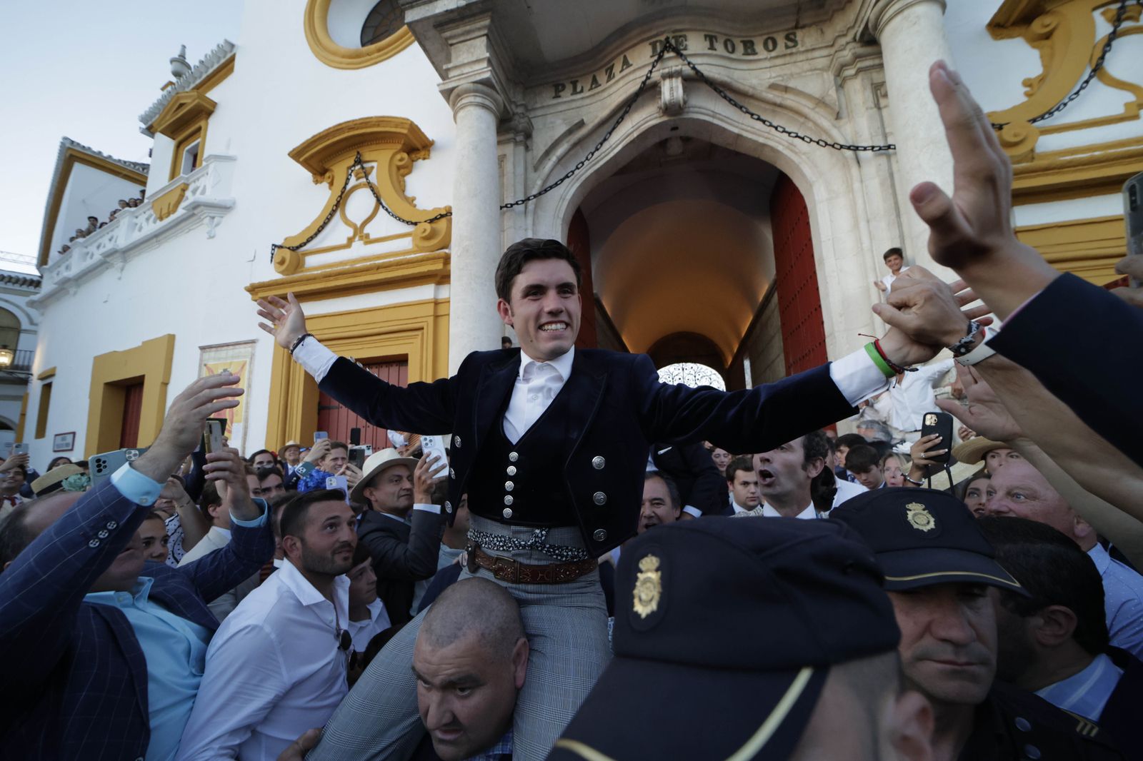 Imágenes de la corrida de rejones en la Maestranza de Sevilla