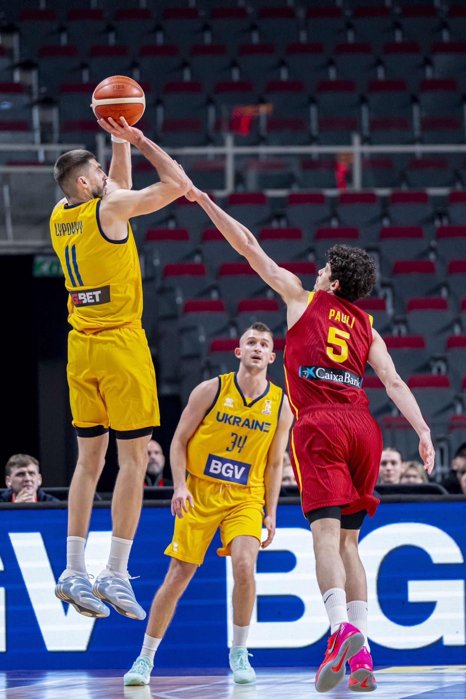 Las mejores fotos del Ucrania-España de baloncesto
