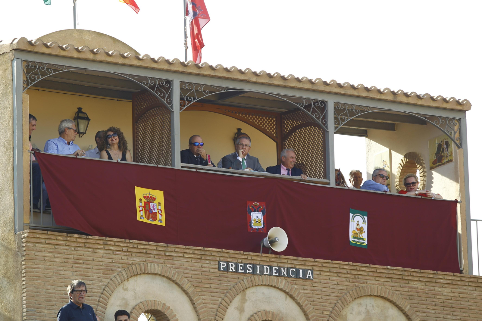 Imágenes de la corrida de toros de la Feria de Vera, con Morante de la Puebla, Emilio de Justo y Pablo Aguado