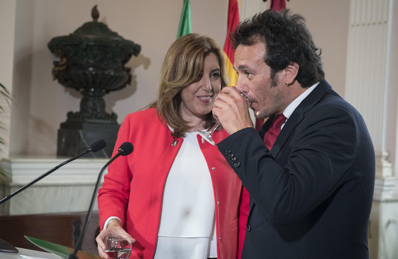 La visita de Susana Díaz al Ayuntamiento de Cádiz, en imágenes