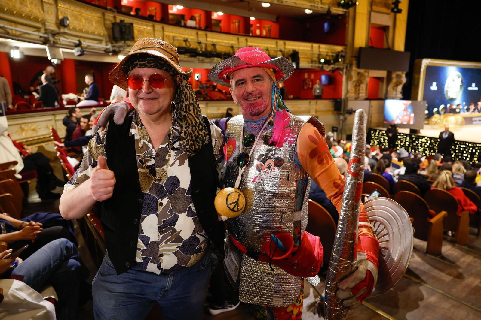 Las imágenes del comienzo del Sorteo Extraordinario de Navidad en el Teatro Real