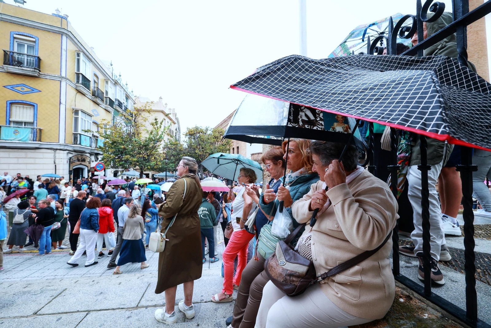 Las imágenes de la suspensión de la procesión de la Patrona de Cádiz