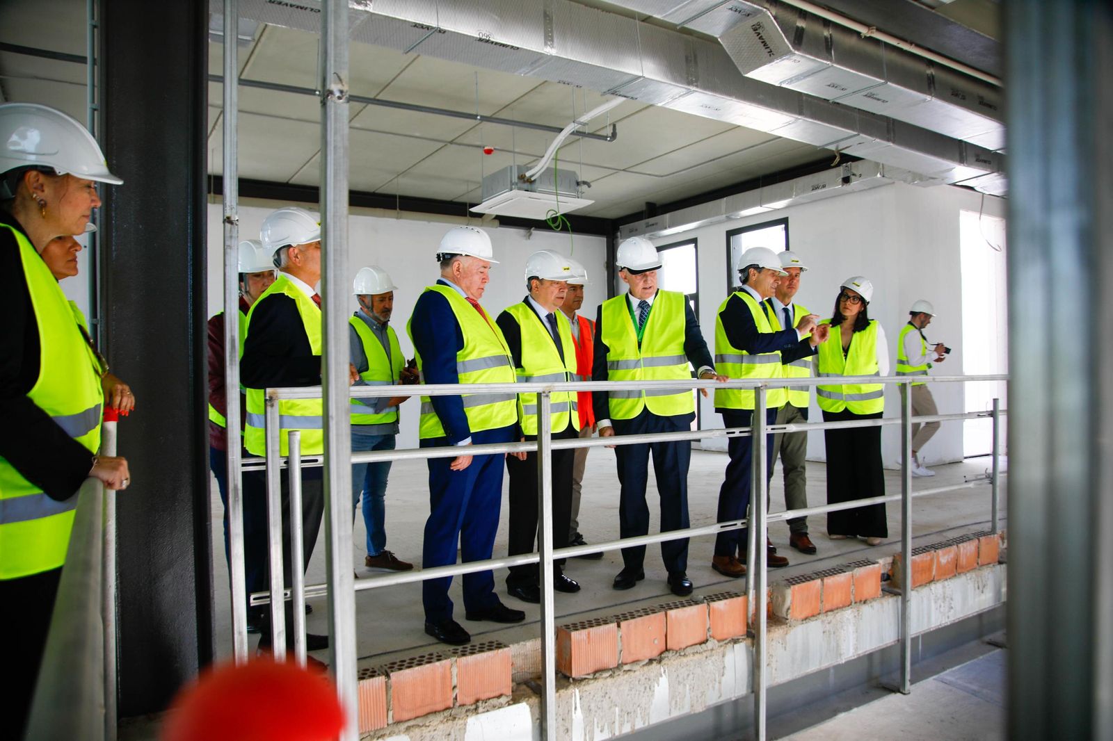 Luis Planas en una visita a la cooperativa Única