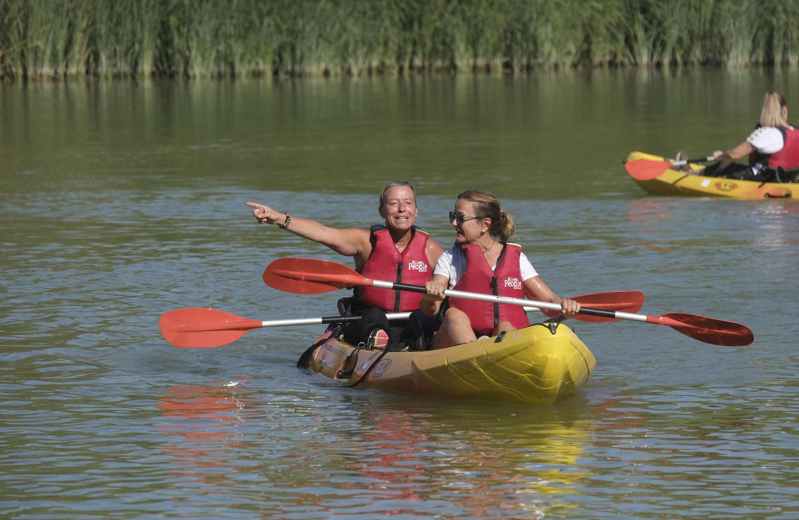 La ruta en kayak por el Guadalquivir de Córdoba se echa al agua, en imágenes