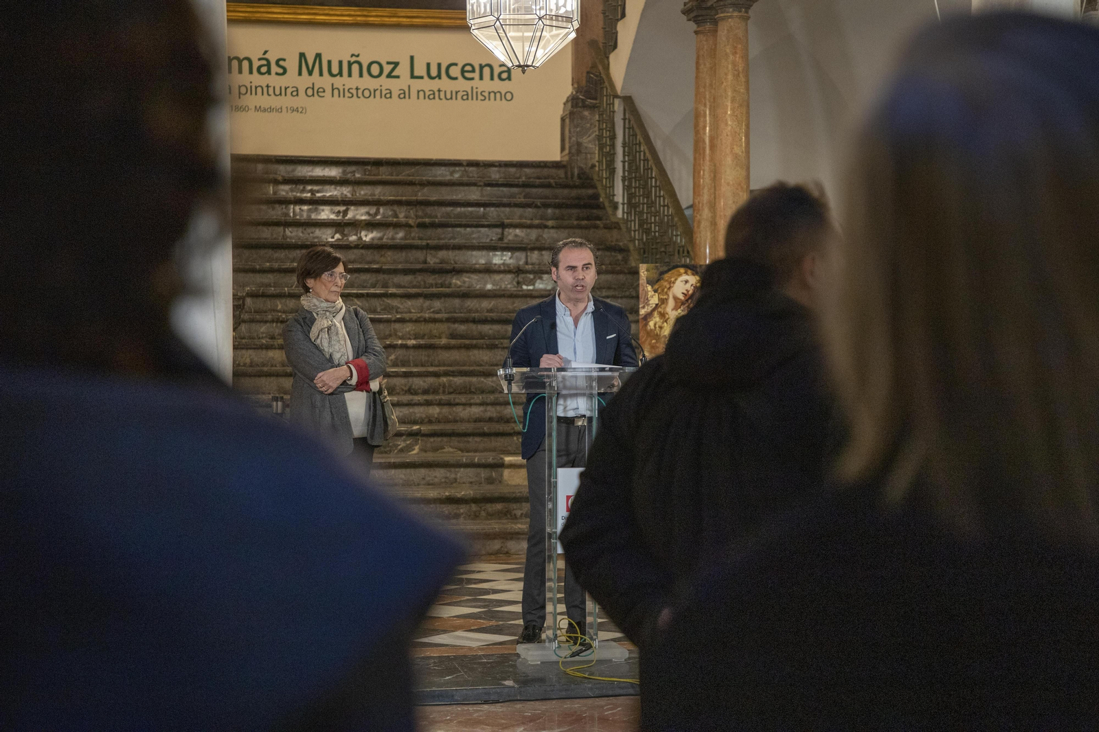 La inauguración de la exposición antológica del pintor Tomás Muñoz Lucena, en imágenes