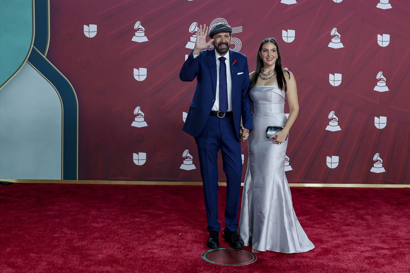 Todos los famosos, tendencias y curiosidades en la alfombra roja de la 25 edición de los Grammy Latinos