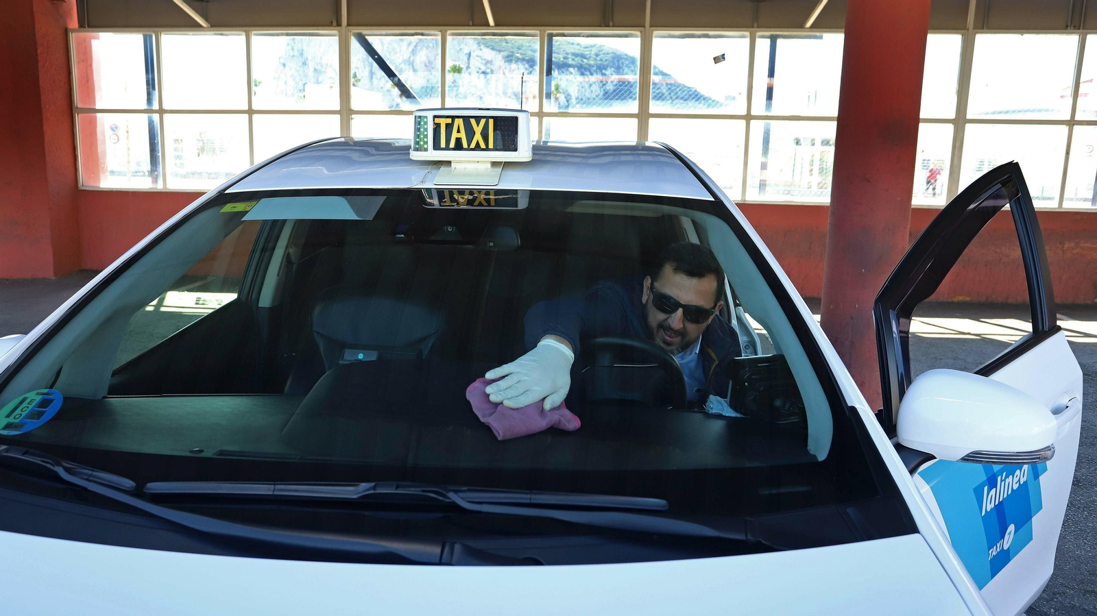 Fotos del segundo día del estado de alarma por coronavirus en el Campo de Gibraltar