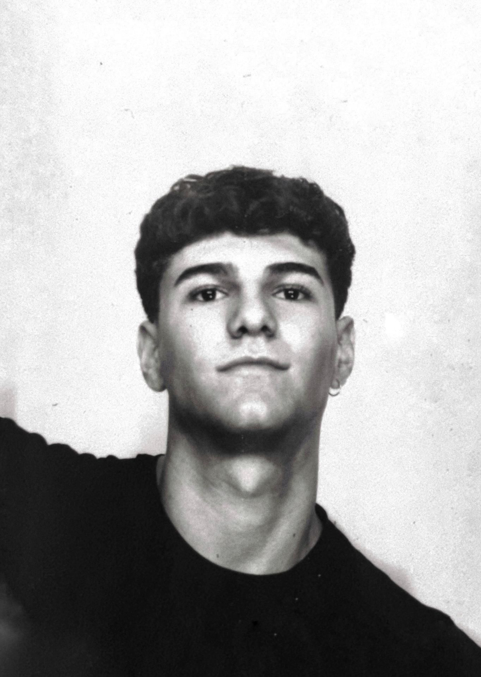 El jiennense Manu Erena presenta su primera novela tras triunfar con poemarios.