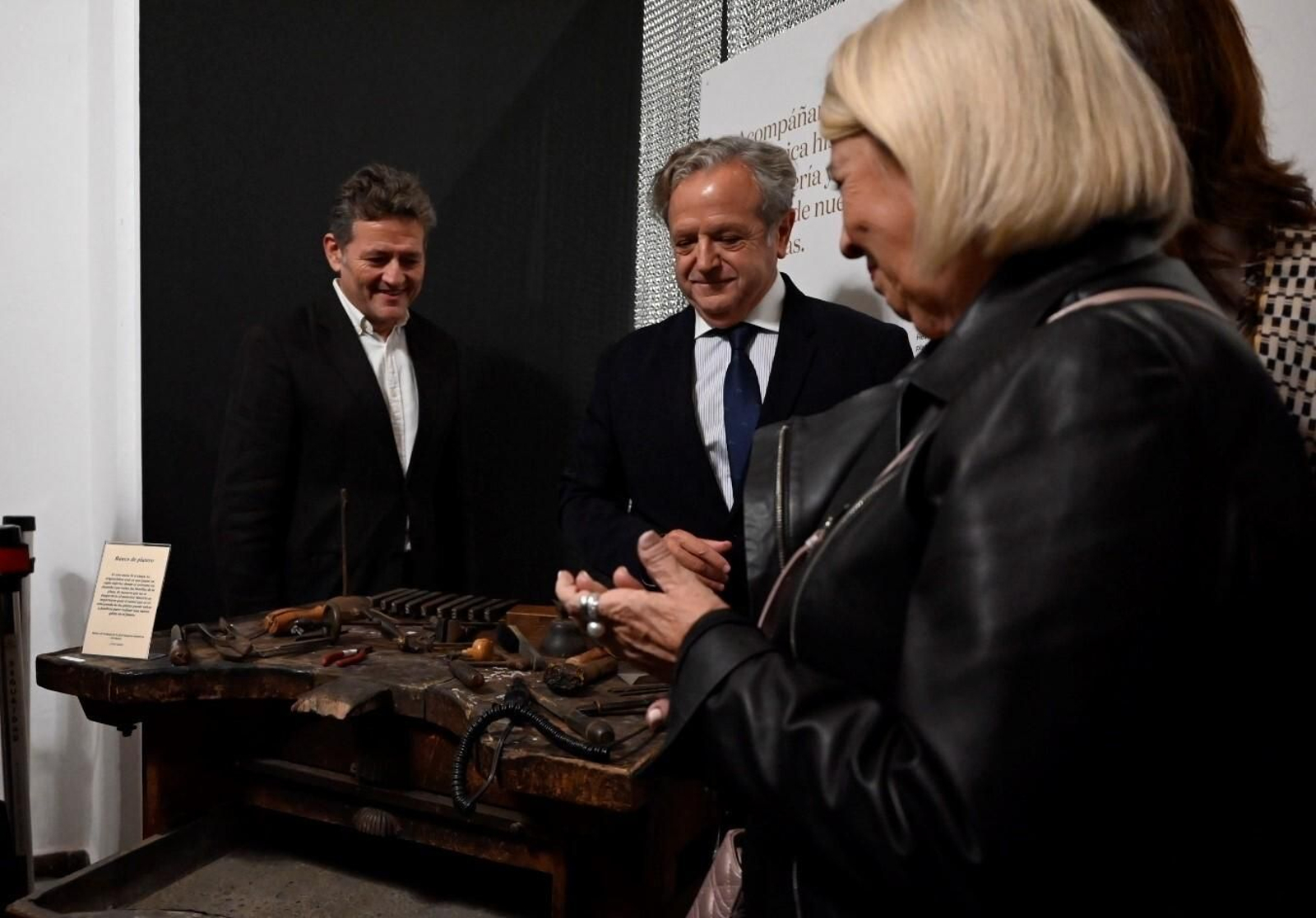 La exposición 'Todo lo que brilla' que recorre la joyería de Córdoba, en imágenes