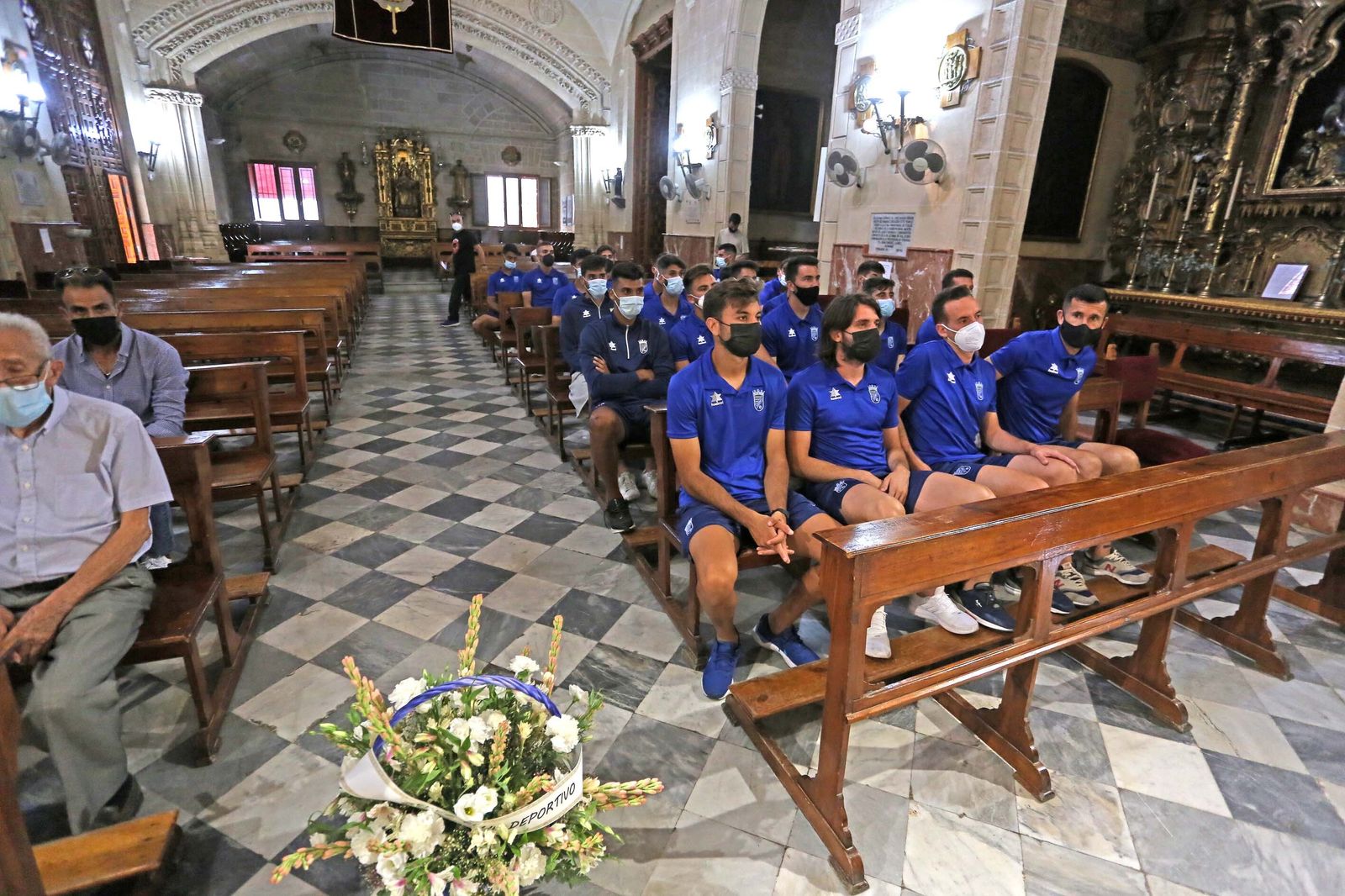 Ofrenda del XerezCD a la Patrona de Jerez