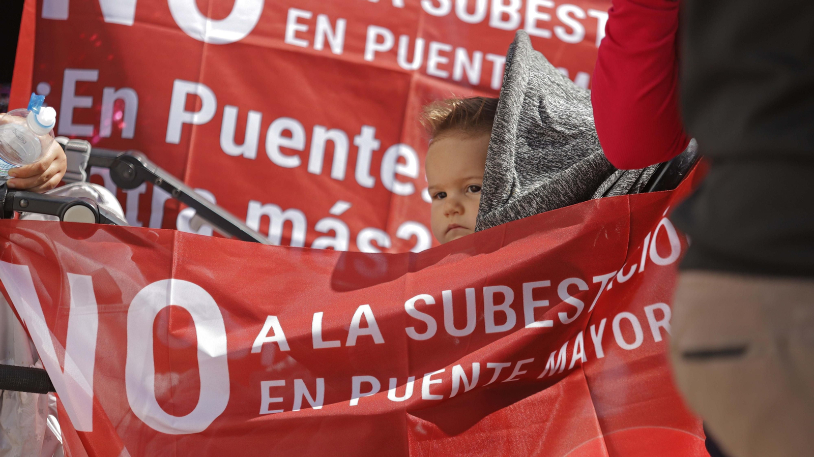Fotos de la concentración contra la subestación eléctrica en Puente Mayorga