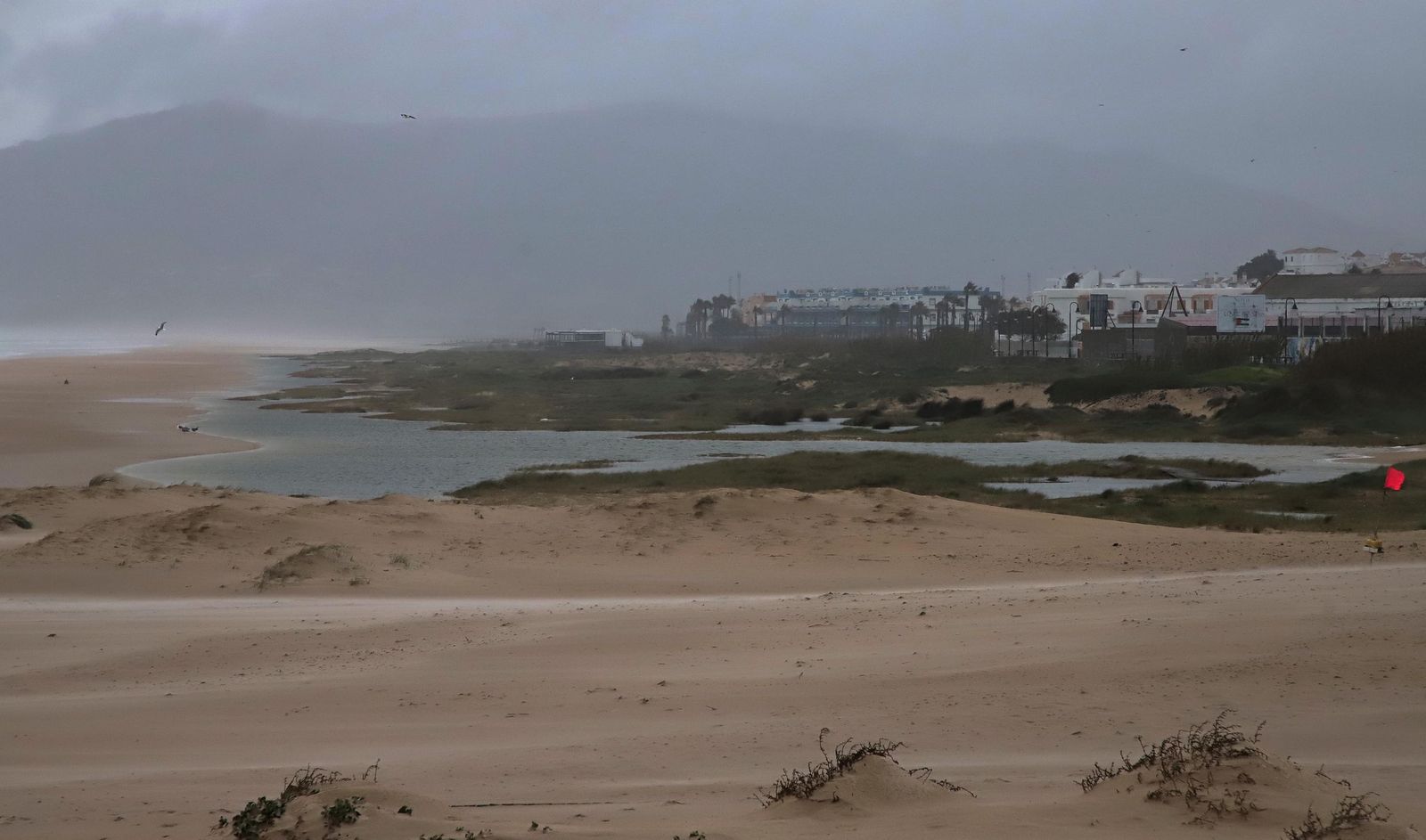 La borrasca Ingrid deja su huella en Tarifa, en imágenes
