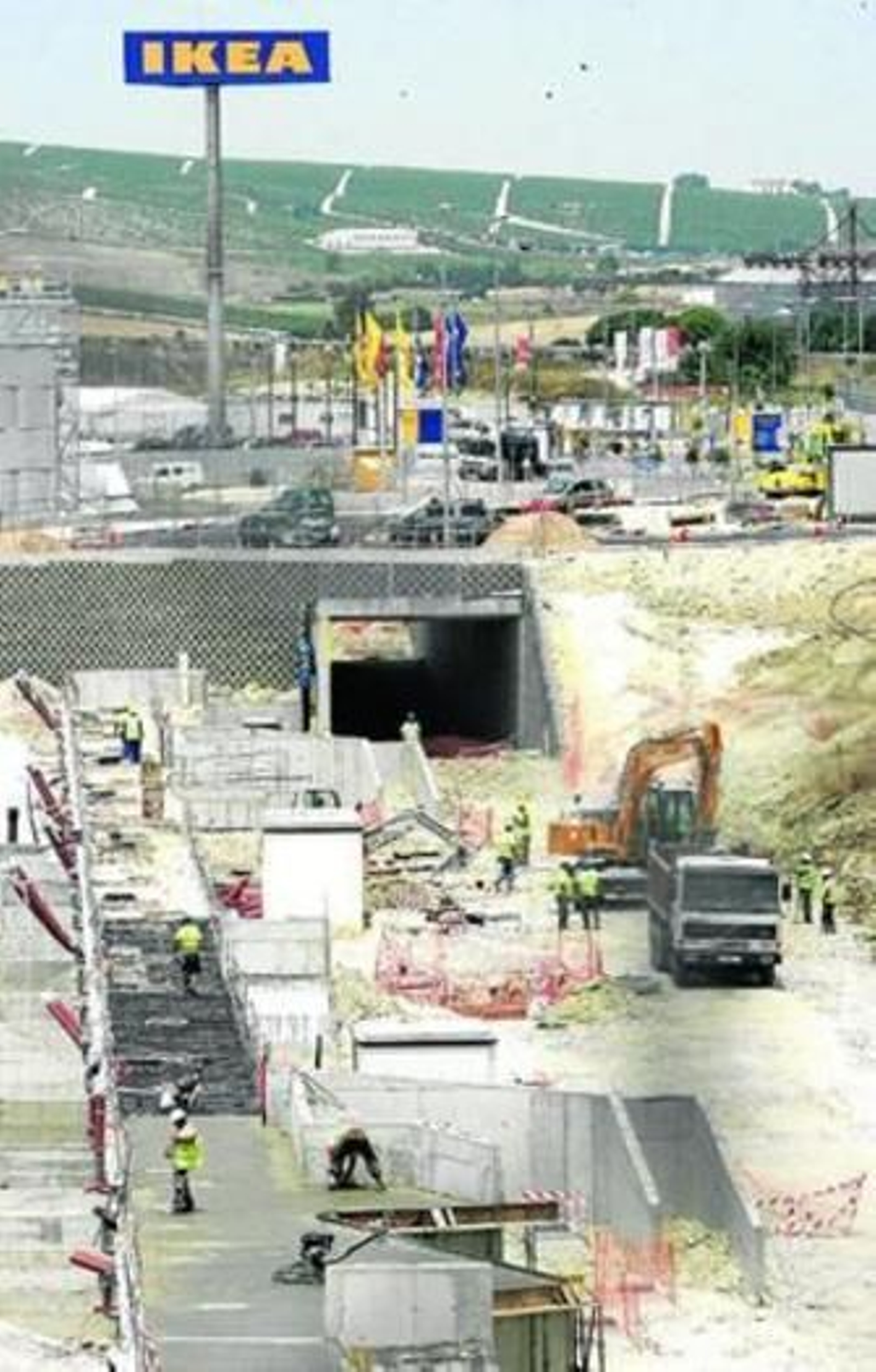 Trabajos de infraestructuras, en días pasados, en el interior del parque Luz Shopping de Jerez.