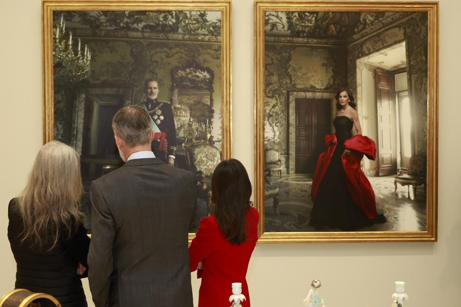 Las fotos de la visita de los Reyes a la exposición con los retratos de Annie Leibovitz