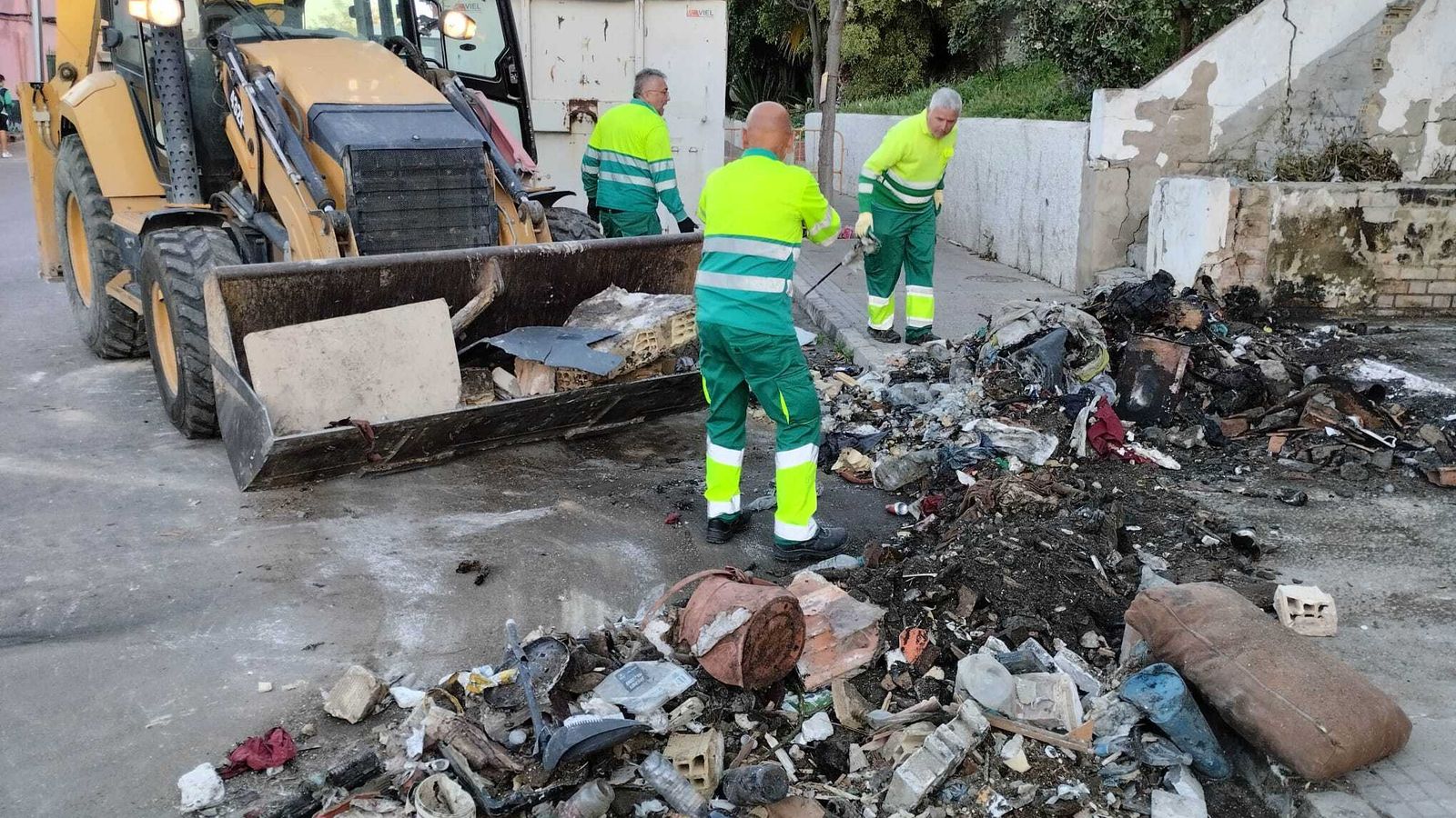 Se han retirado gran cantidad de escombros de la vivienda.