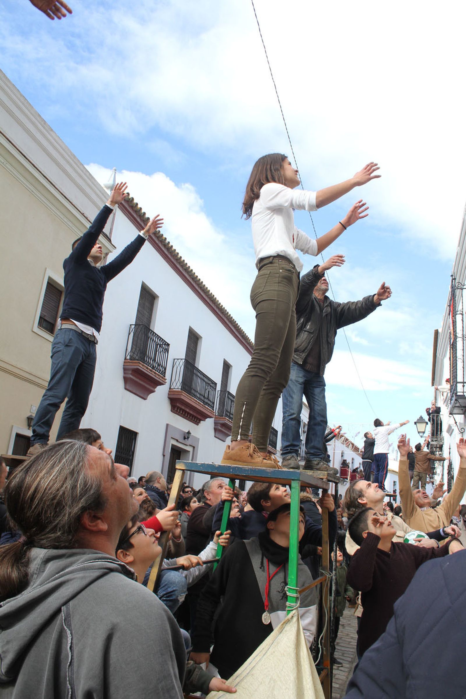 Imágenes de las tiradas en honor a San Antonio Abad en Trigueros