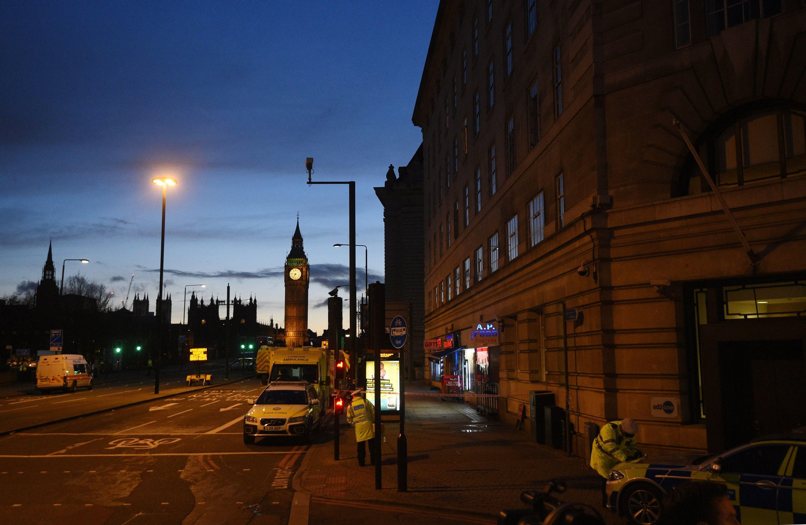 El ataque en las inmediaciones del Parlamento británico, en imágenes