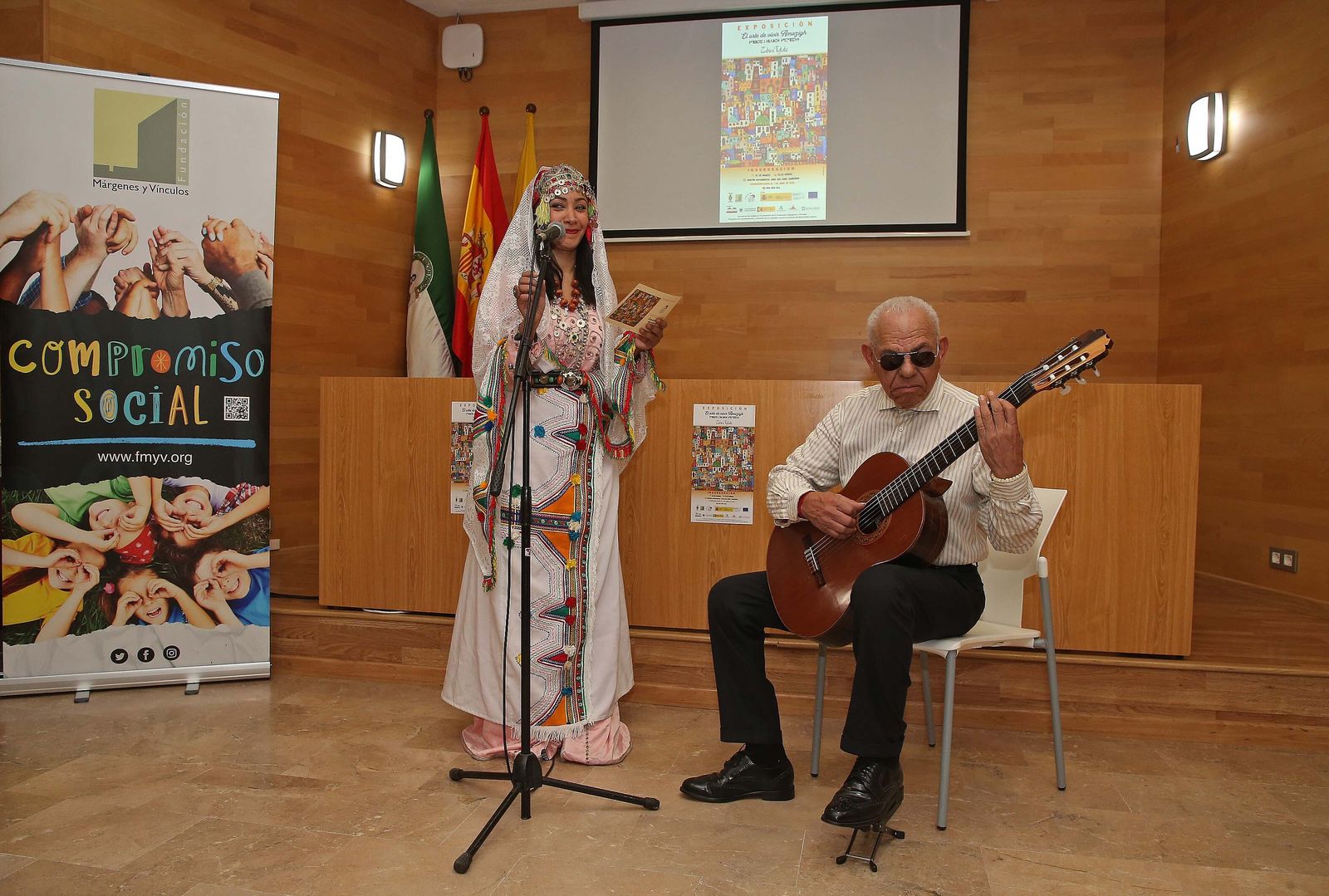 Fotos de la exposición de Zahira Tigtate en Algeciras