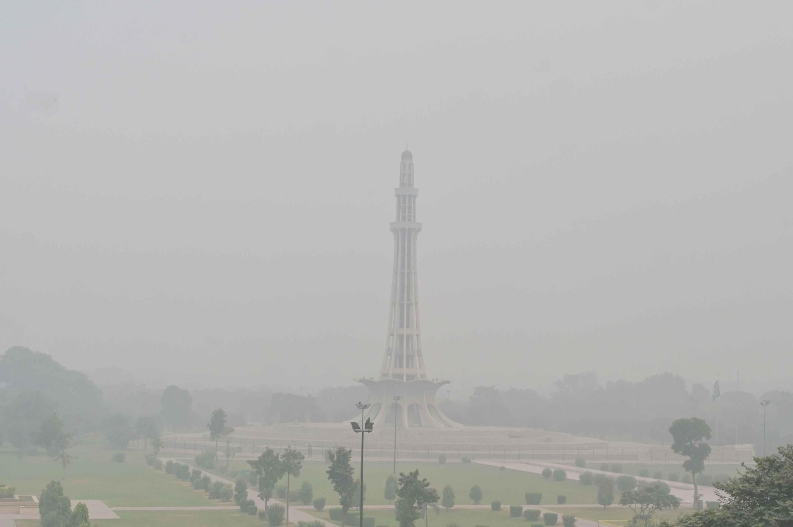 Una peligrosa nube de humo tóxico envuelve todo Pakistán: todas las imágenes