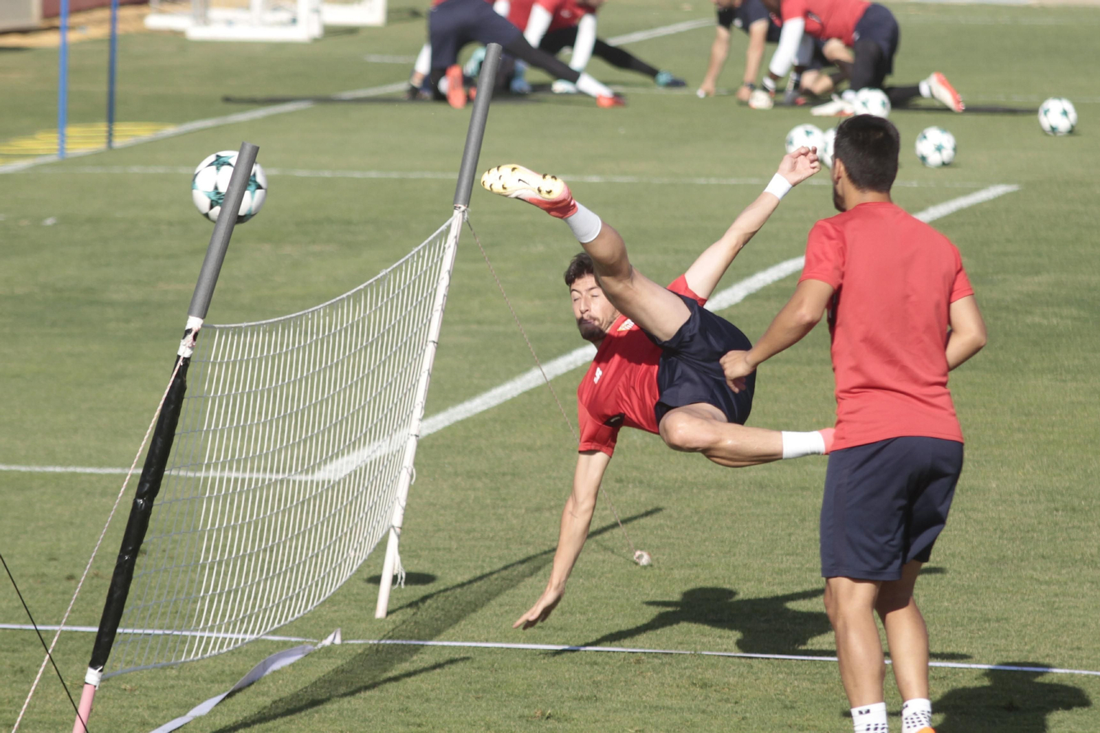 Los Beatles, en versión suizaEscudero ya no quiere ser lateral