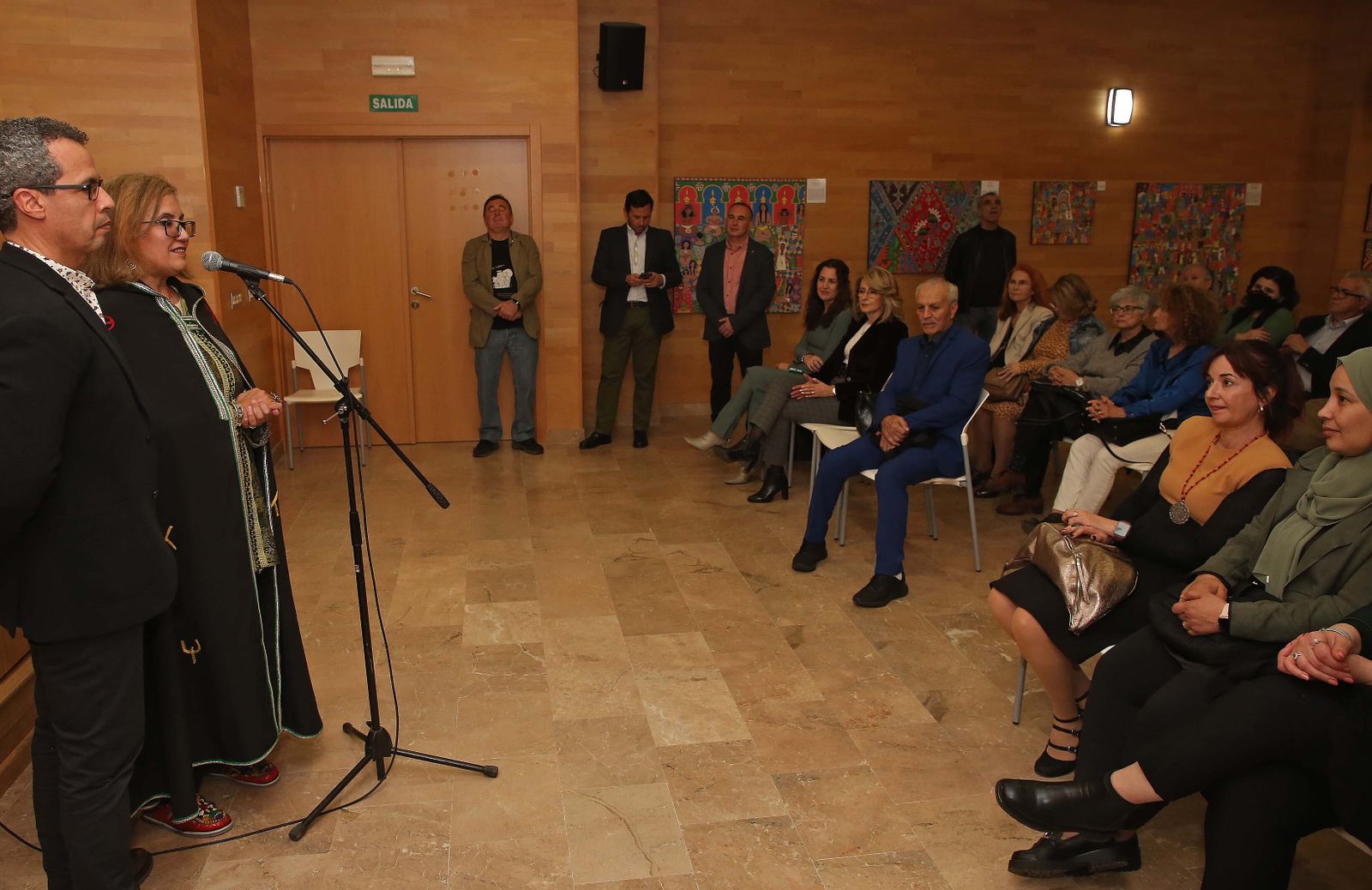 Fotos de la exposición de Zahira Tigtate en Algeciras