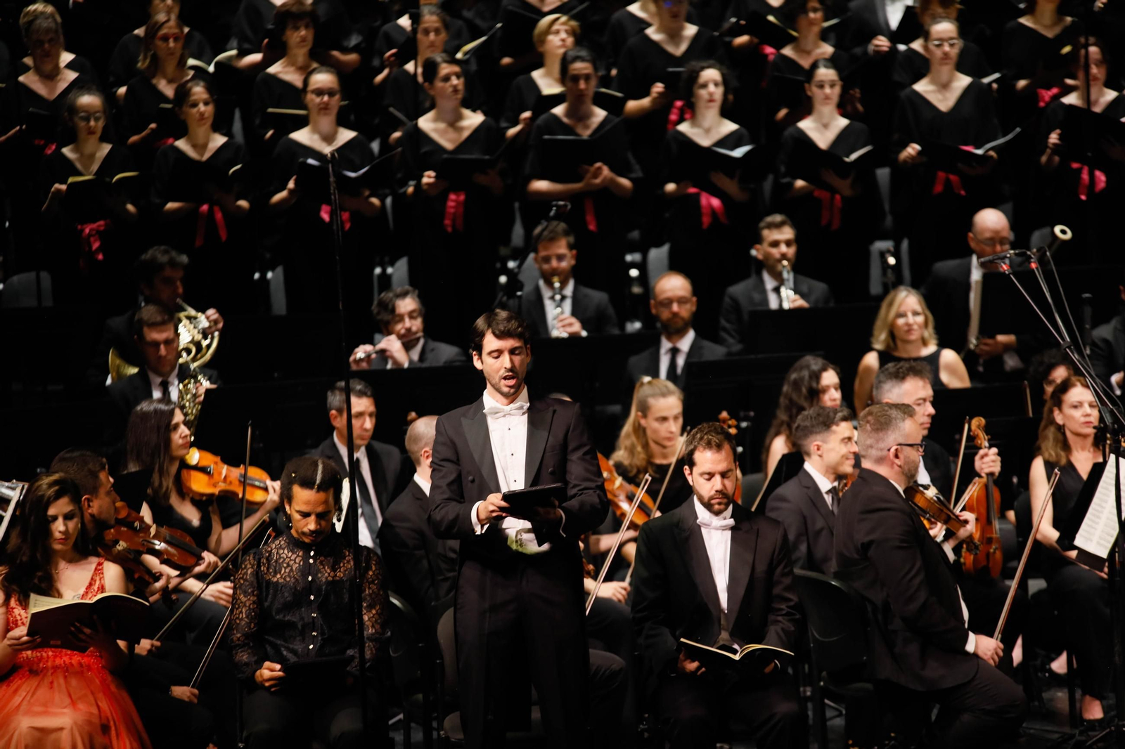 Imágenes de la novena Beethoven interpretado por la OCAL y Orfeón para Cajamar
