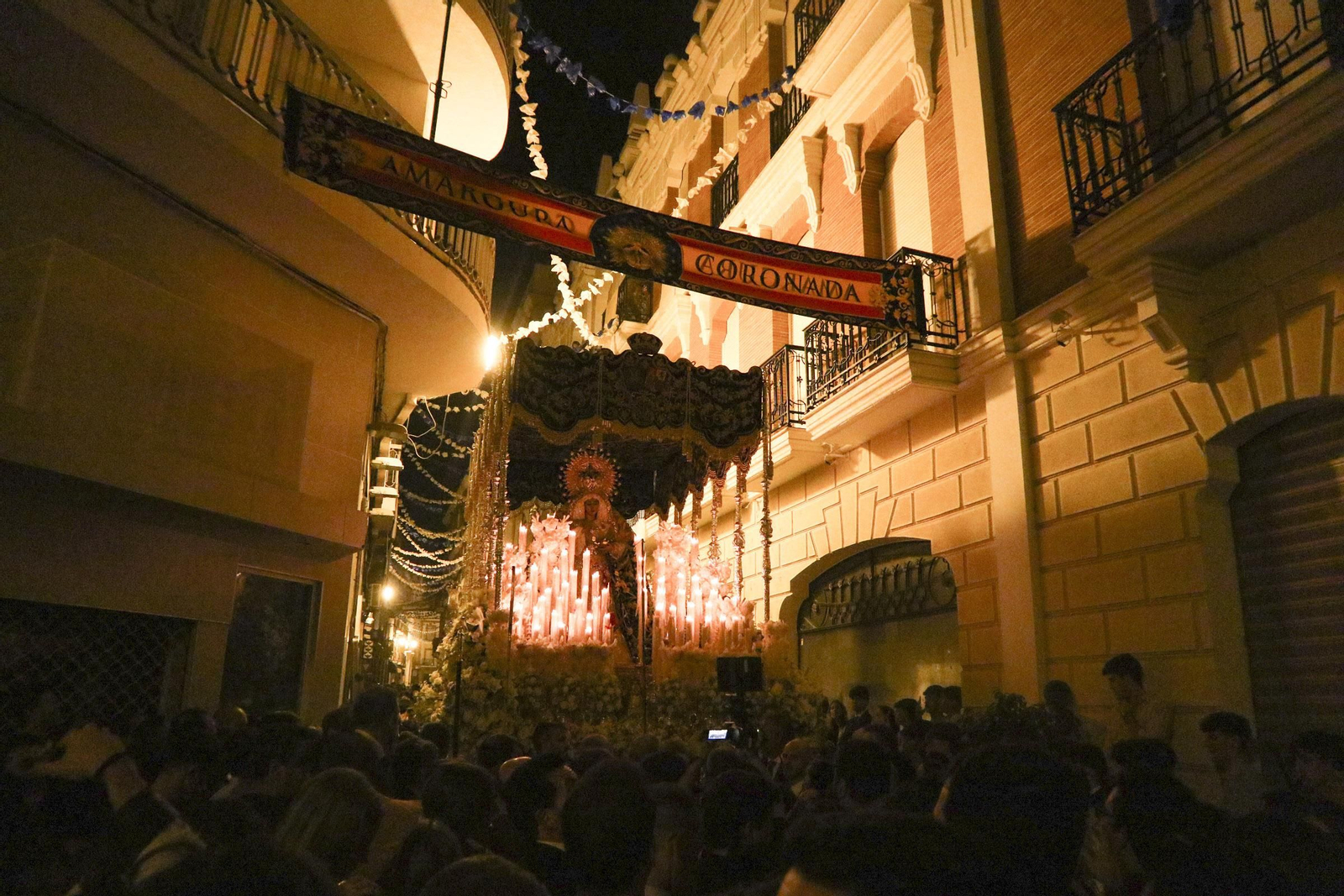Las mejores imágenes de la procesión de la Amargura Coronada