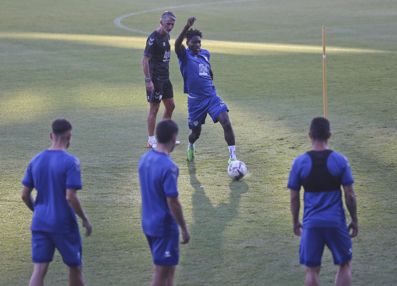 Galería de fotos: Lumor sigue como uno más en una sesión complicada para el Málaga CF Galería de fotos: Lumor sigue como uno más en una sesión complicada para el Málaga CF
