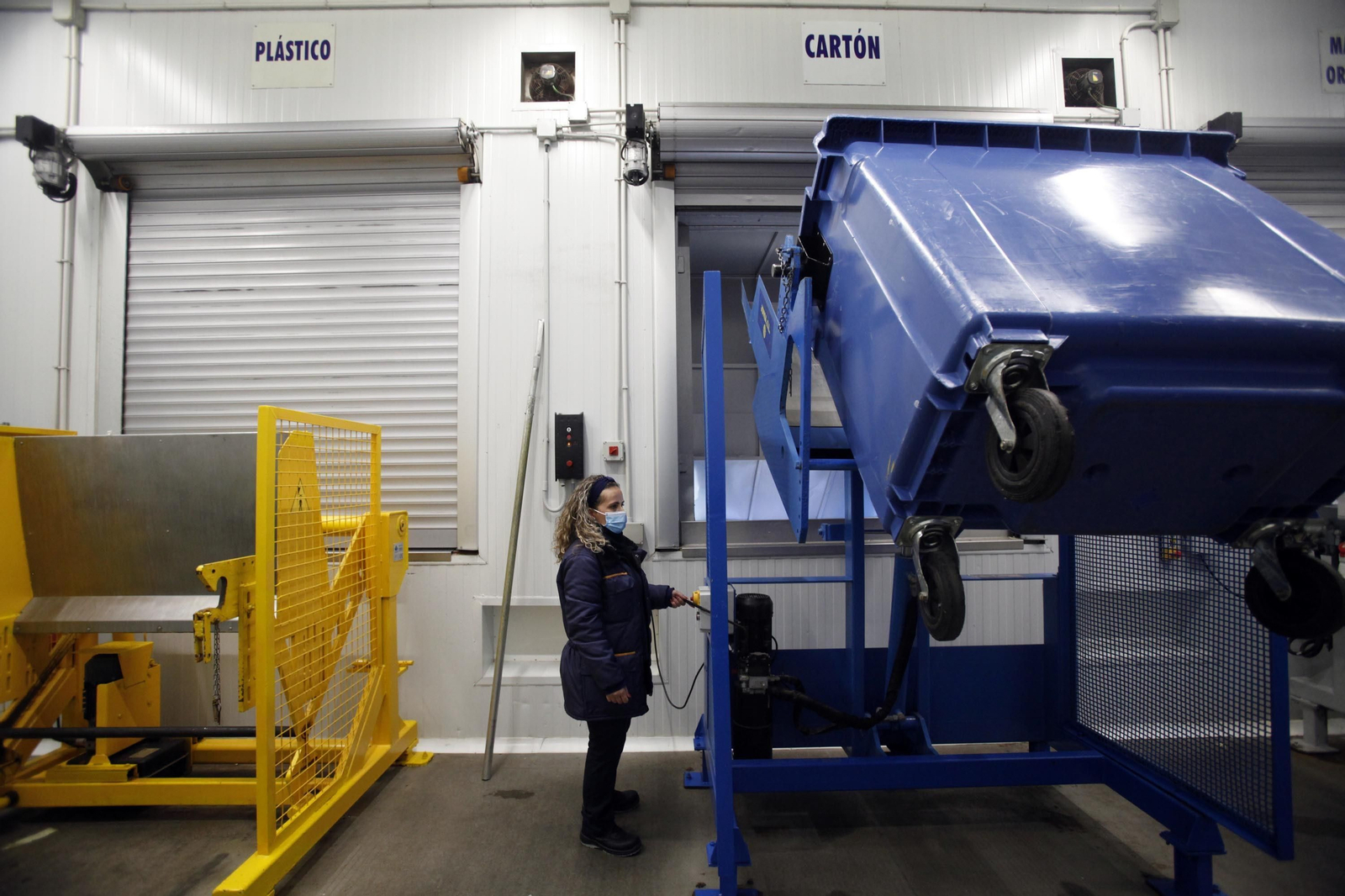 Imágenes del trabajo en la central logística de Mercadona