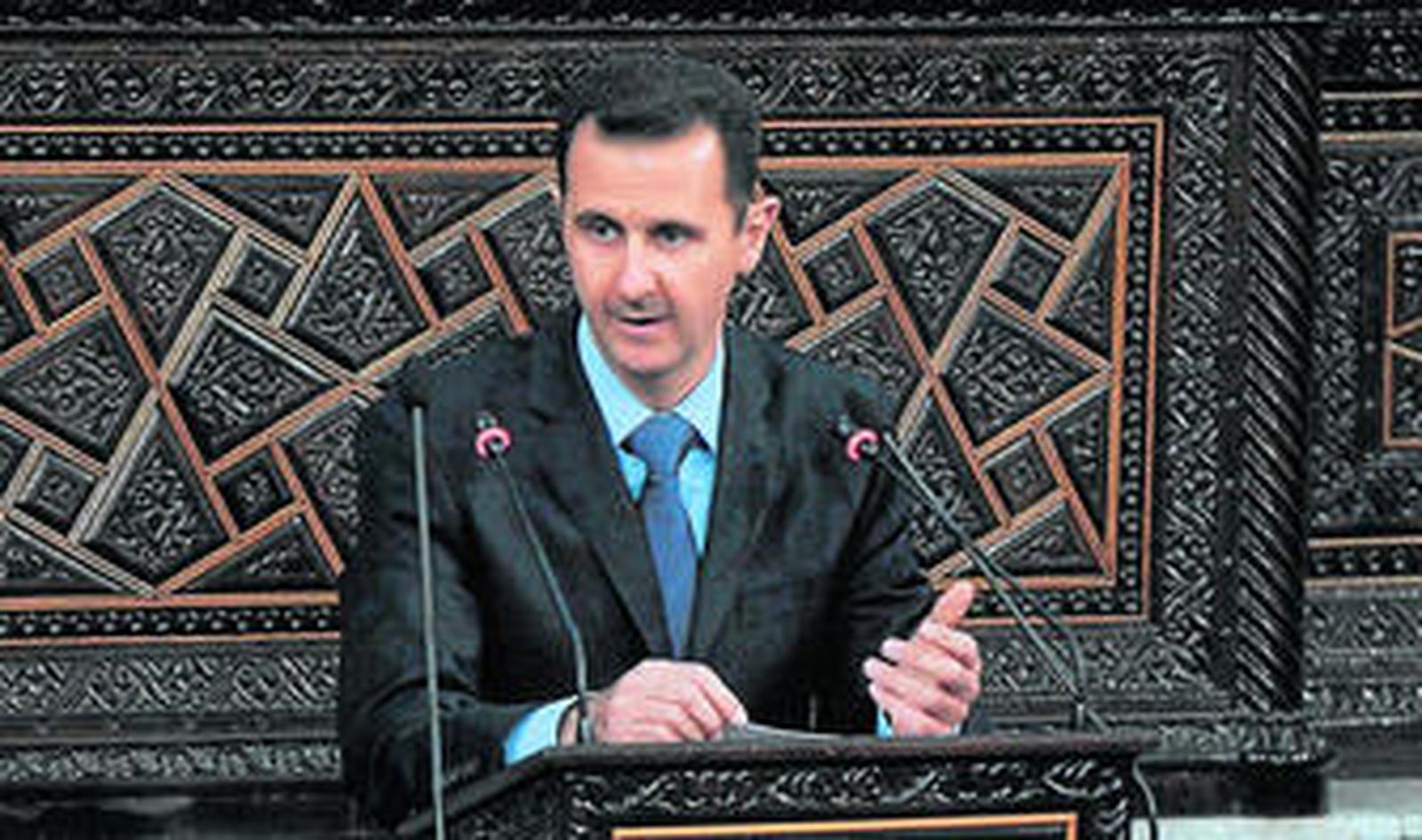 El ex presidente sirio, Bashar al Asad, se dirige al Parlamento en Damasco.