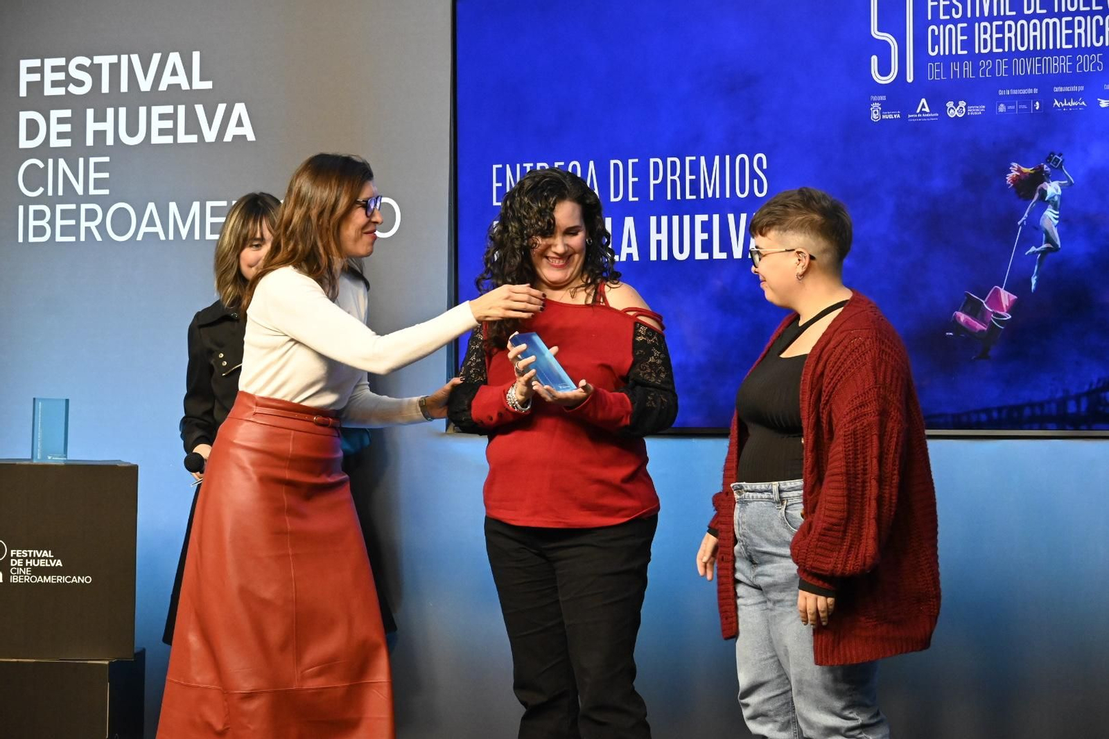 Imágenes de la entrega de los premios a los cortometrajes ganadores de la Sección Pantalla Huelva