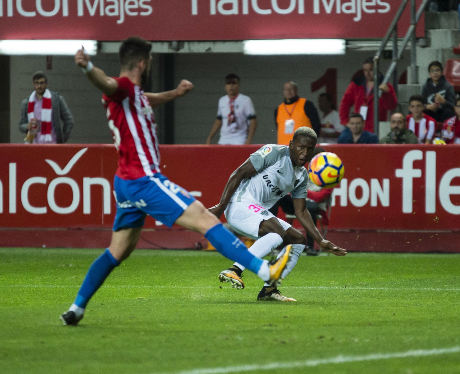 Las imágenes del Sporting-Almería