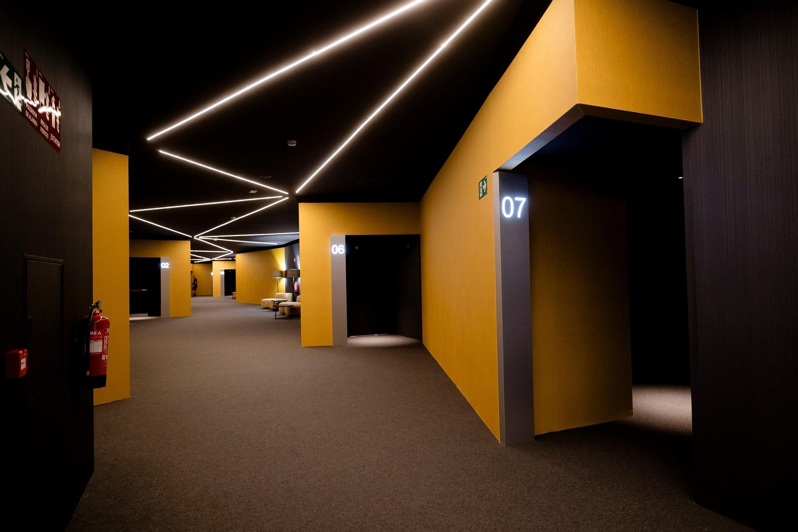 Cines Artesiete Platinum en el Parque Comercial Bahía Mar