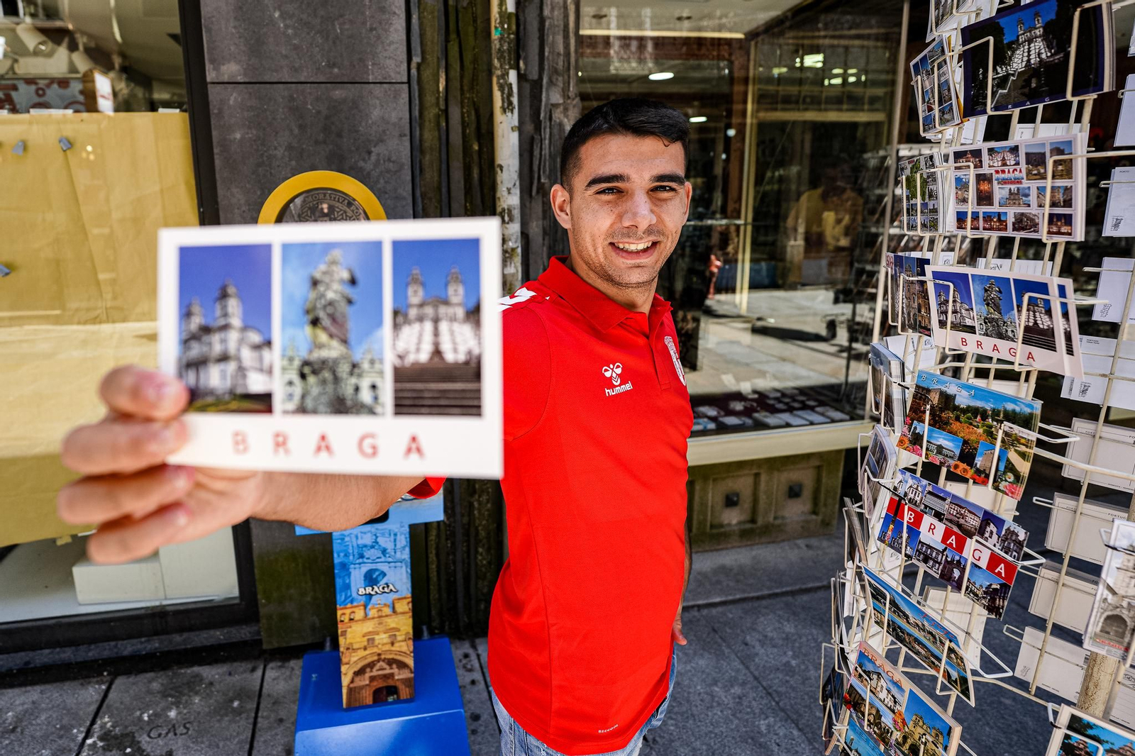 Víctor Gómez posa por Braga.