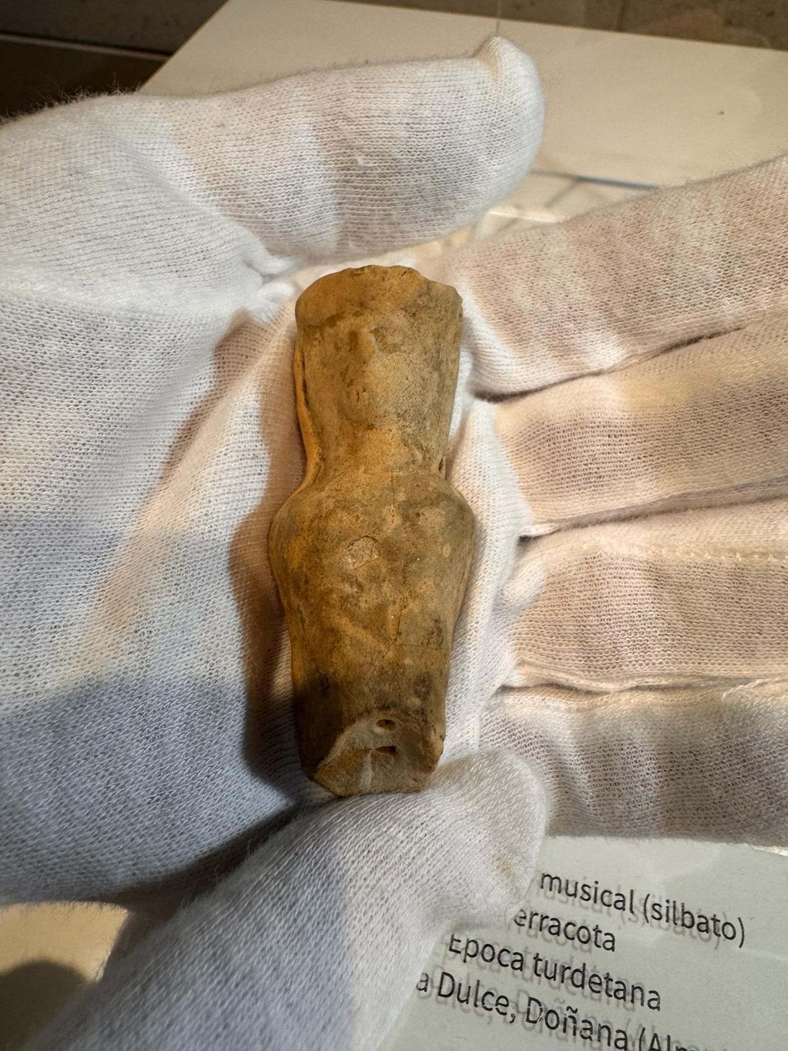 Momento en el que el silbato ha sido trasladado al Museo