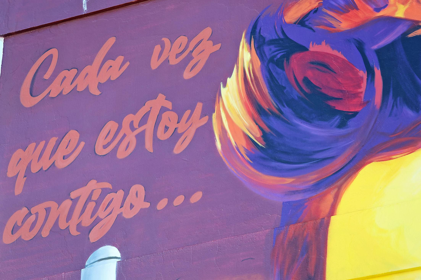 Imágenes de la inauguración del mural homenaje a Manuel Carrasco en Isla Cristina