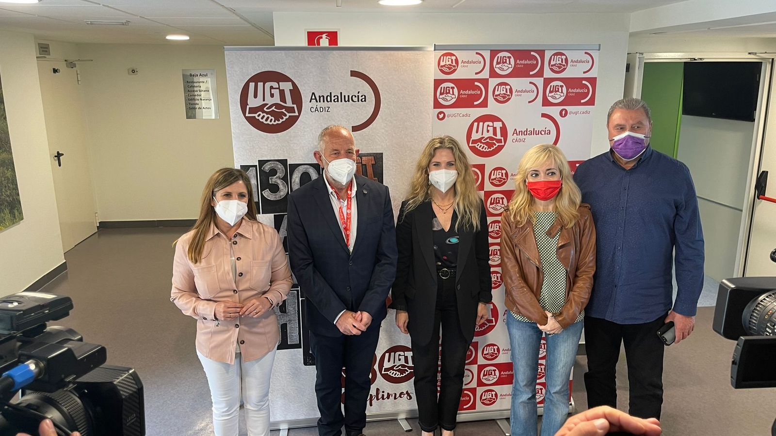 Pavón ha estado arropado por dirigentes sindicales y políticos.