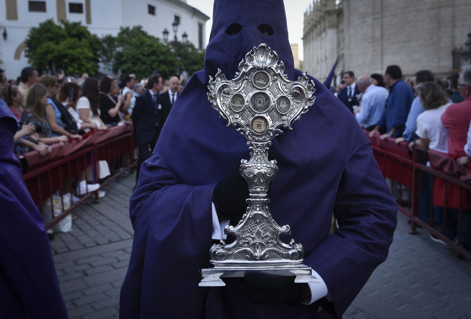 La procesión del Cristo de la Corona, en imágenes