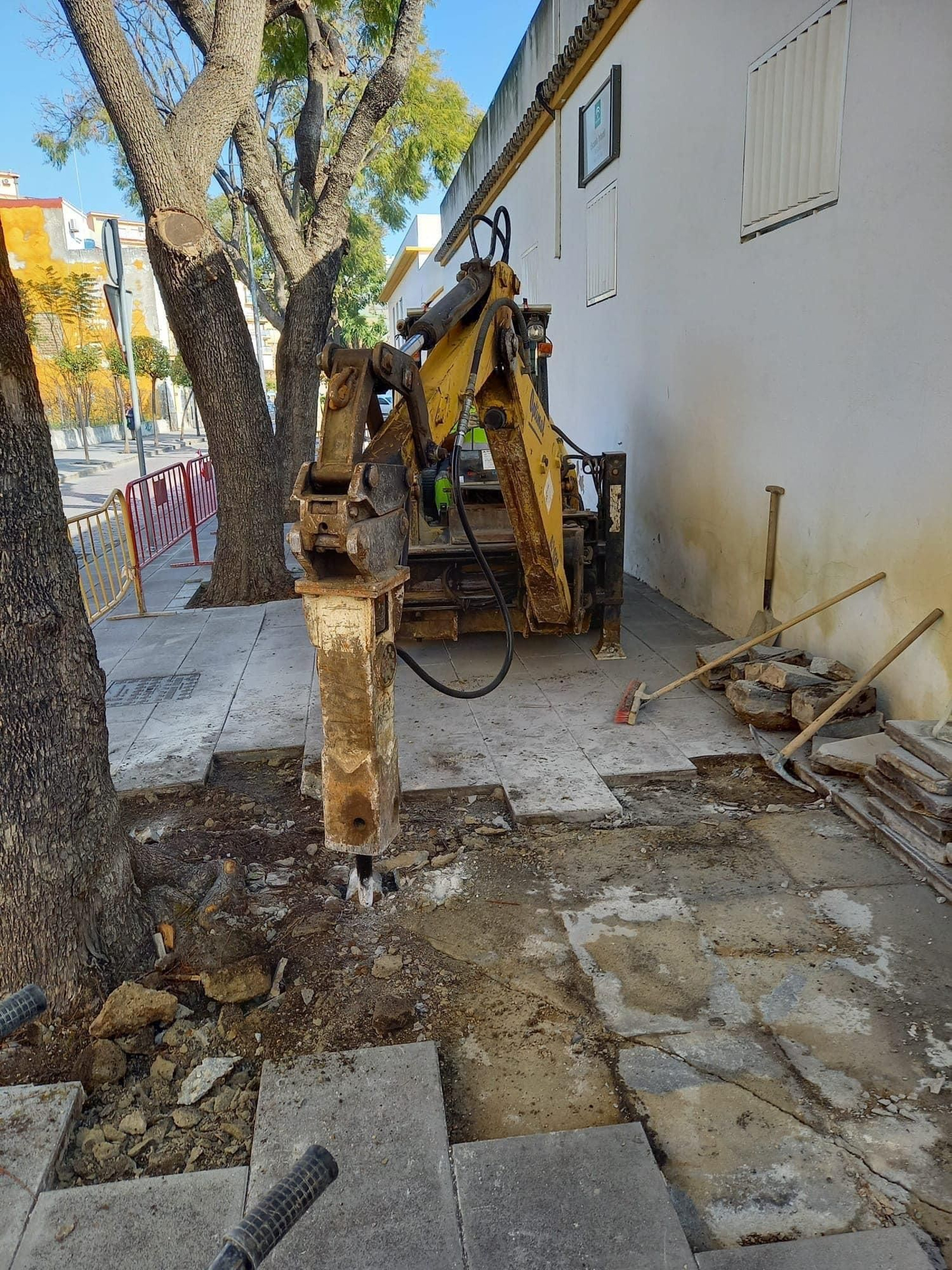 Un momento de la intervención en calle Lealas.
