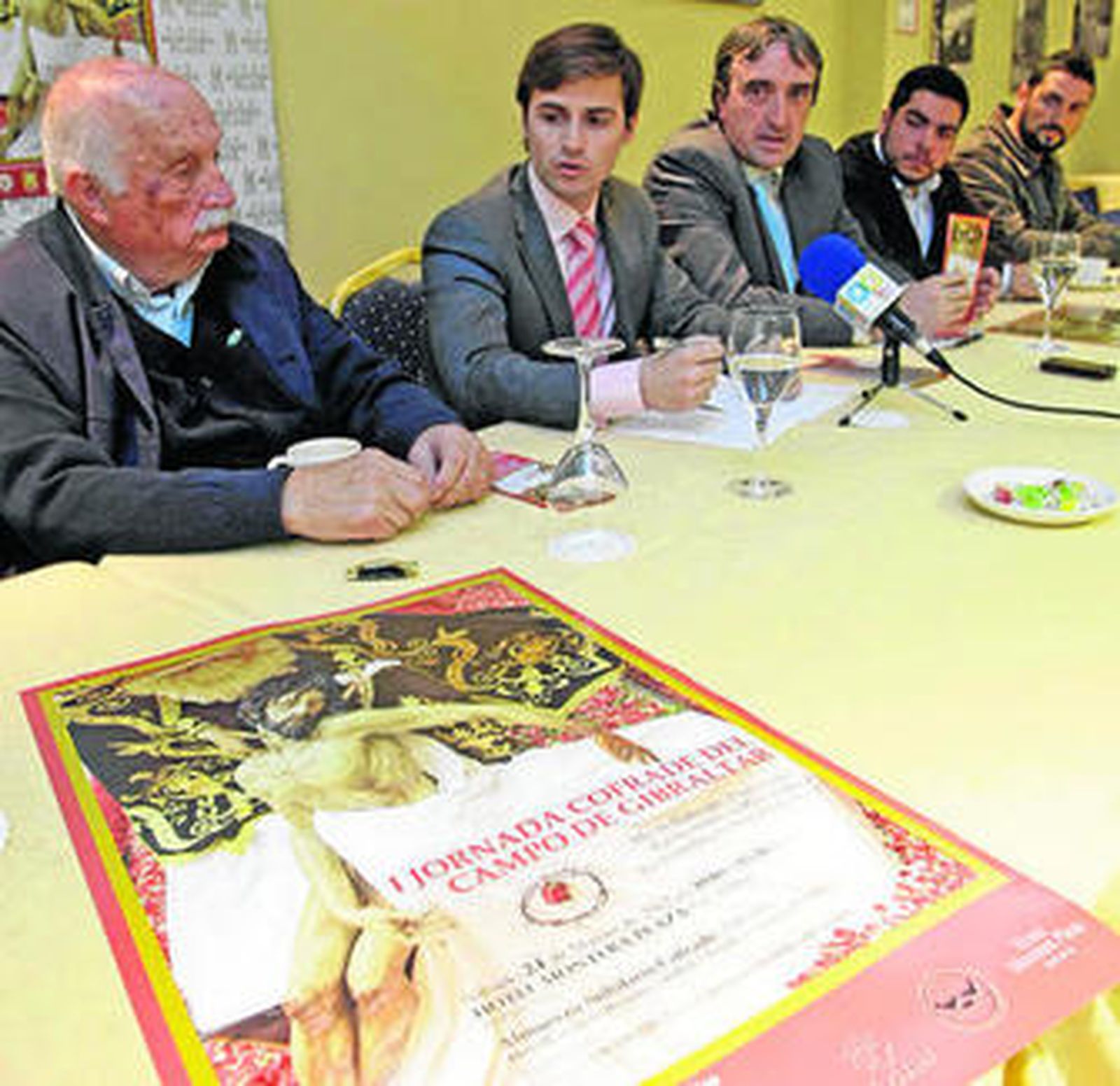 Un momento de la presentación de la jornada cofrade, ayer.