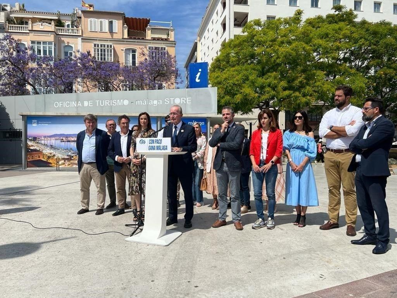 El alcalde de Málaga comparece con su equipo para hablar sobre turismo. El alcalde de Málaga comparece con su equipo para hablar sobre turismo.