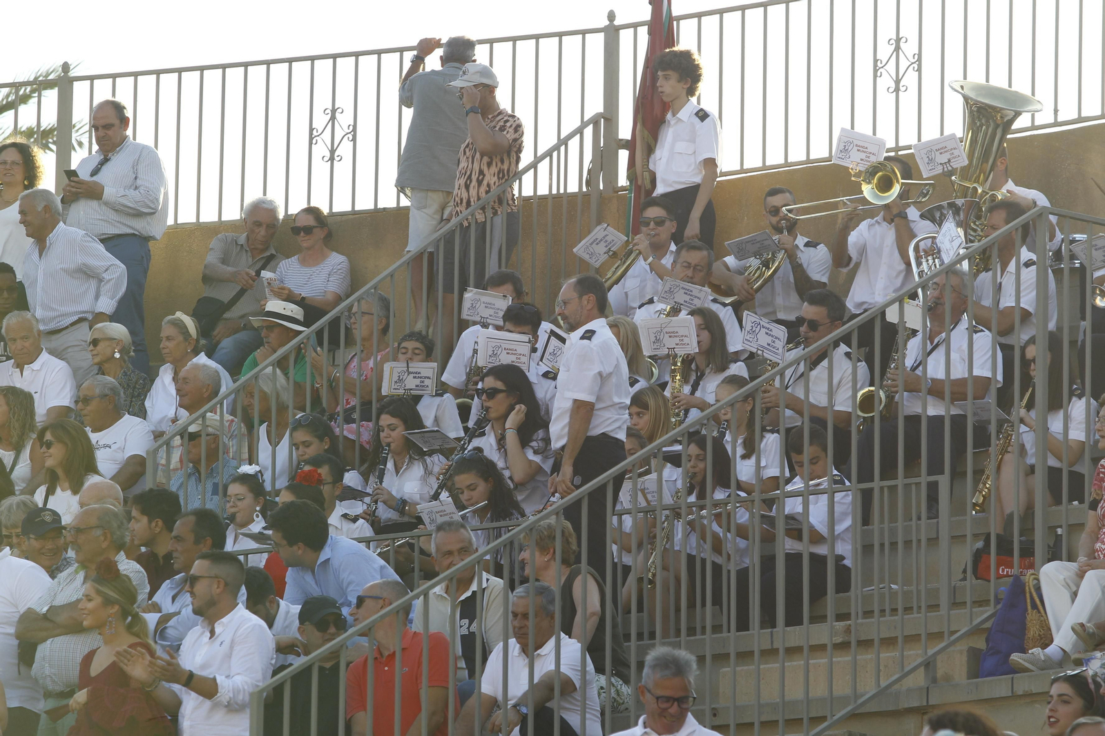 Imágenes de la corrida de toros de la Feria de Vera, con Morante de la Puebla, Emilio de Justo y Pablo Aguado
