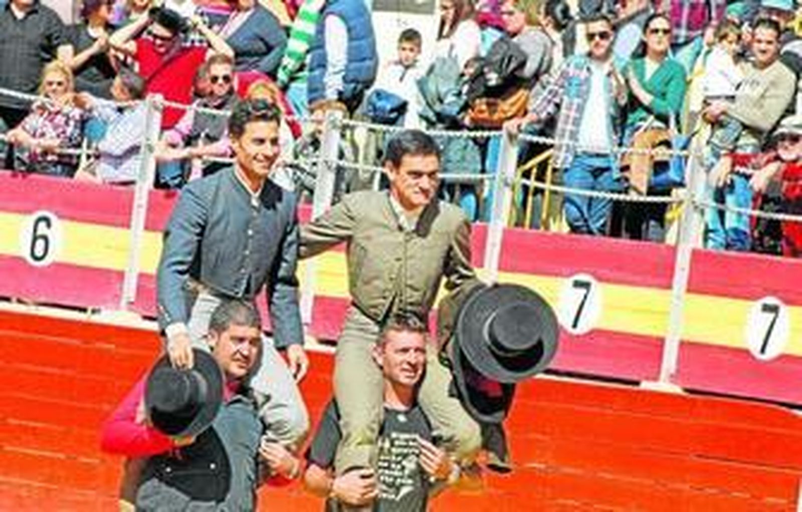 Jesús de Almería y Torres Jerez salieron a hombros por la Puerta Grande.
