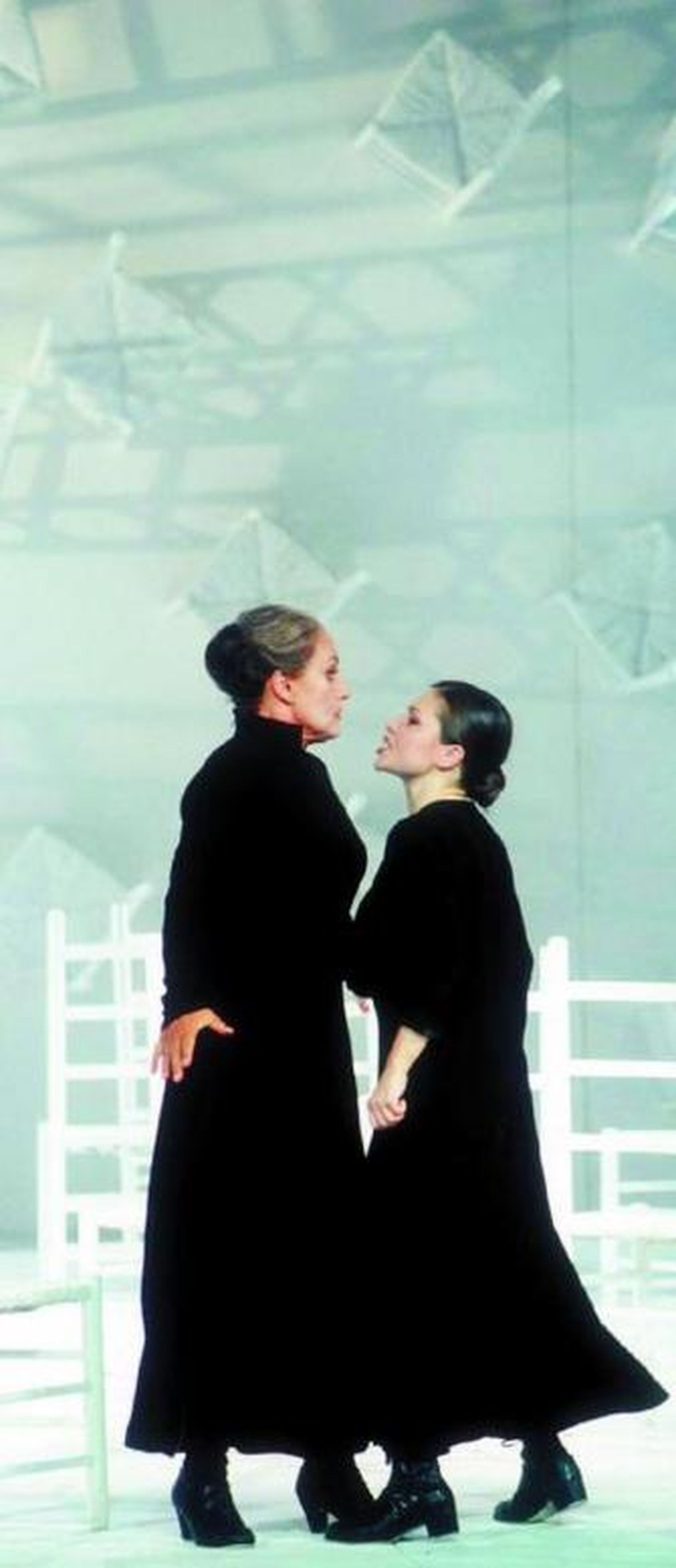 Representación de 'La casa de Bernarda Alba' por Aribert Reimann.