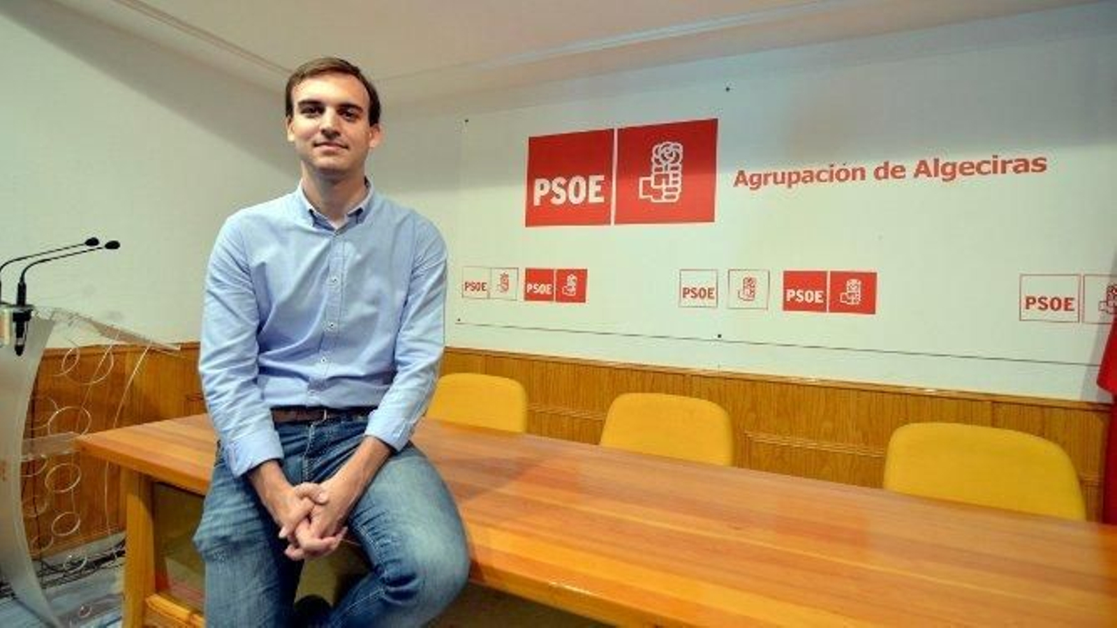 El algecireño Daniel Moreno, nuevo delegado territorial de Cultura, Turismo y Deporte, ayer en la sede del PSOE.