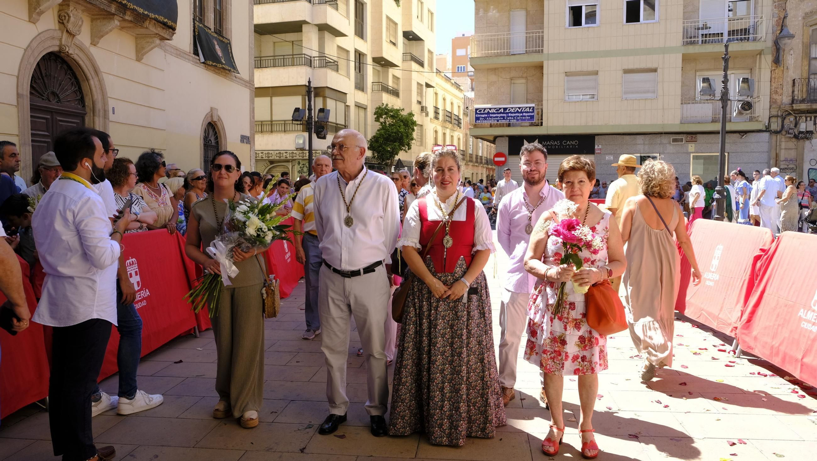 La ofrenda floral a la Virgen del Mar en la Feria de Almería 2025, en imágenes