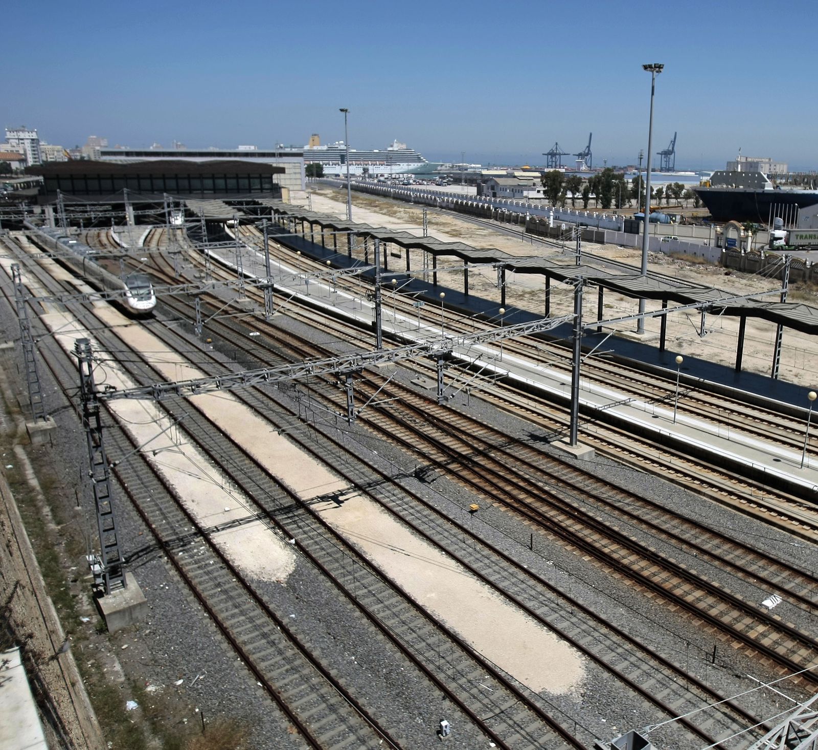 Vista general de la estación de Renfe en Cádiz.