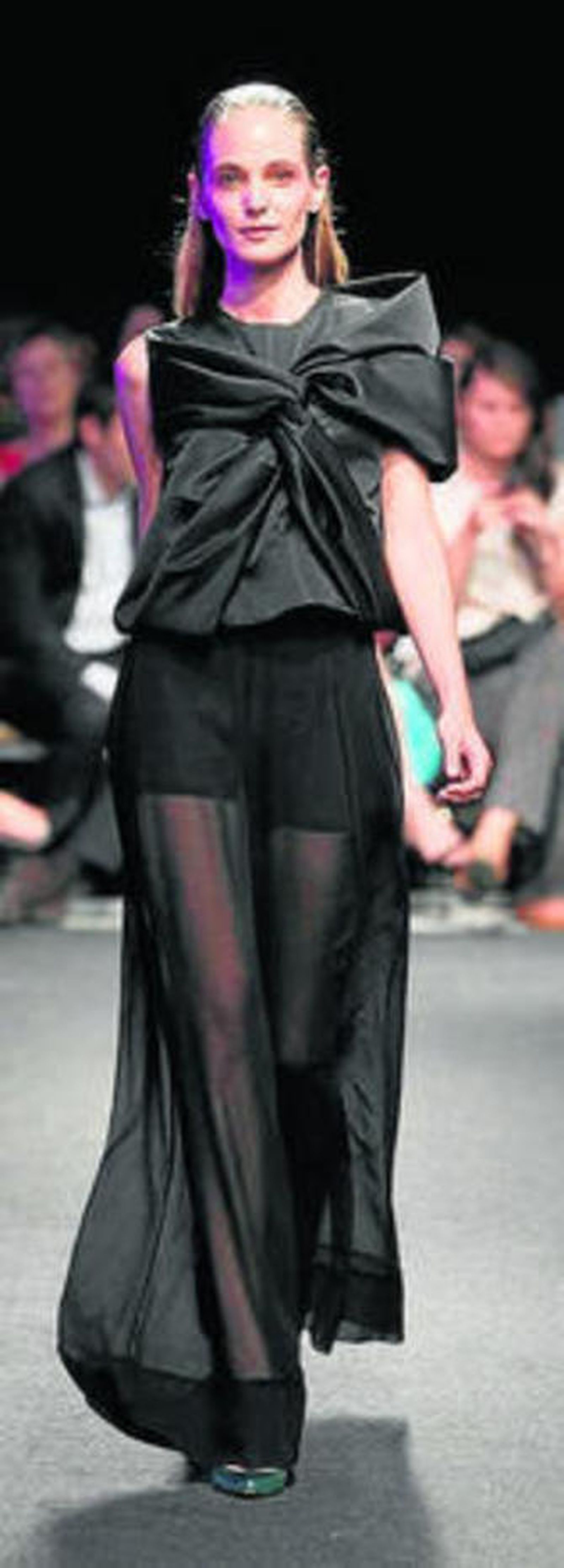 Un diseño negro muy elegante.