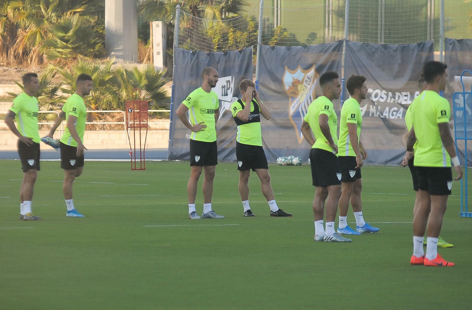 Las fotos del entrenamiento del Málaga CF tras la tormenta