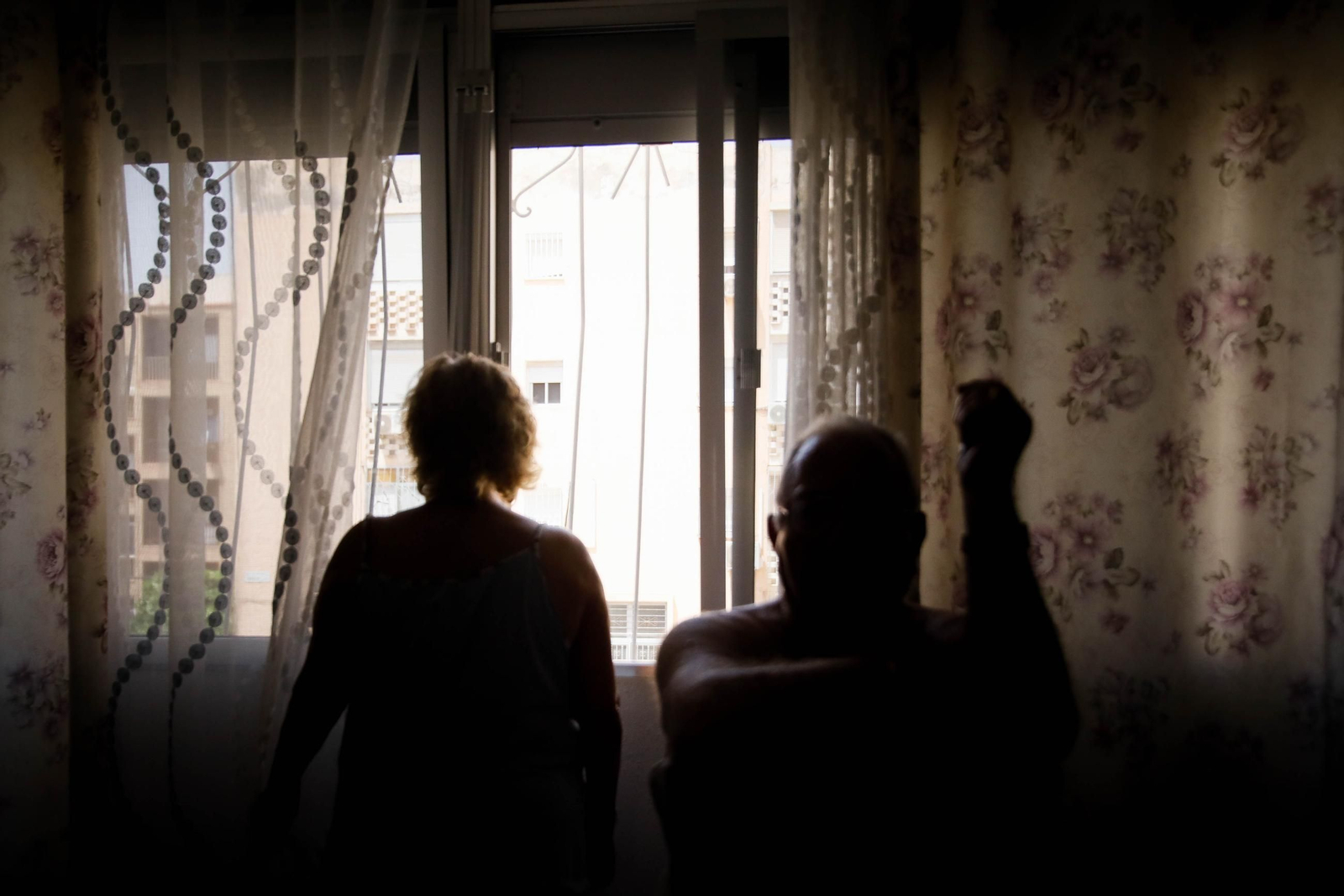 Imágenes de las quejas vecinales ante los cortes de luz en el barrio de pescadería